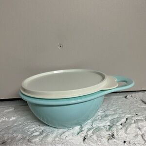 Brand New Tupperware Thatsa Bowl 2.5Cups Mix, Serve & Store Pastel Blue